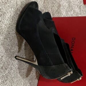 Donald j pilner suede black heels